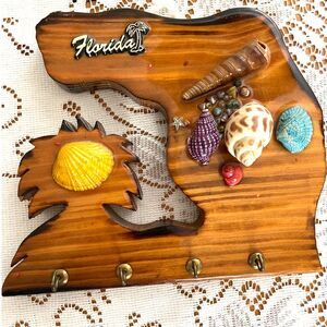 Vintage Wood FLORIDA Sea Shell Beach Theme Key Holder Hook Wall Plaque